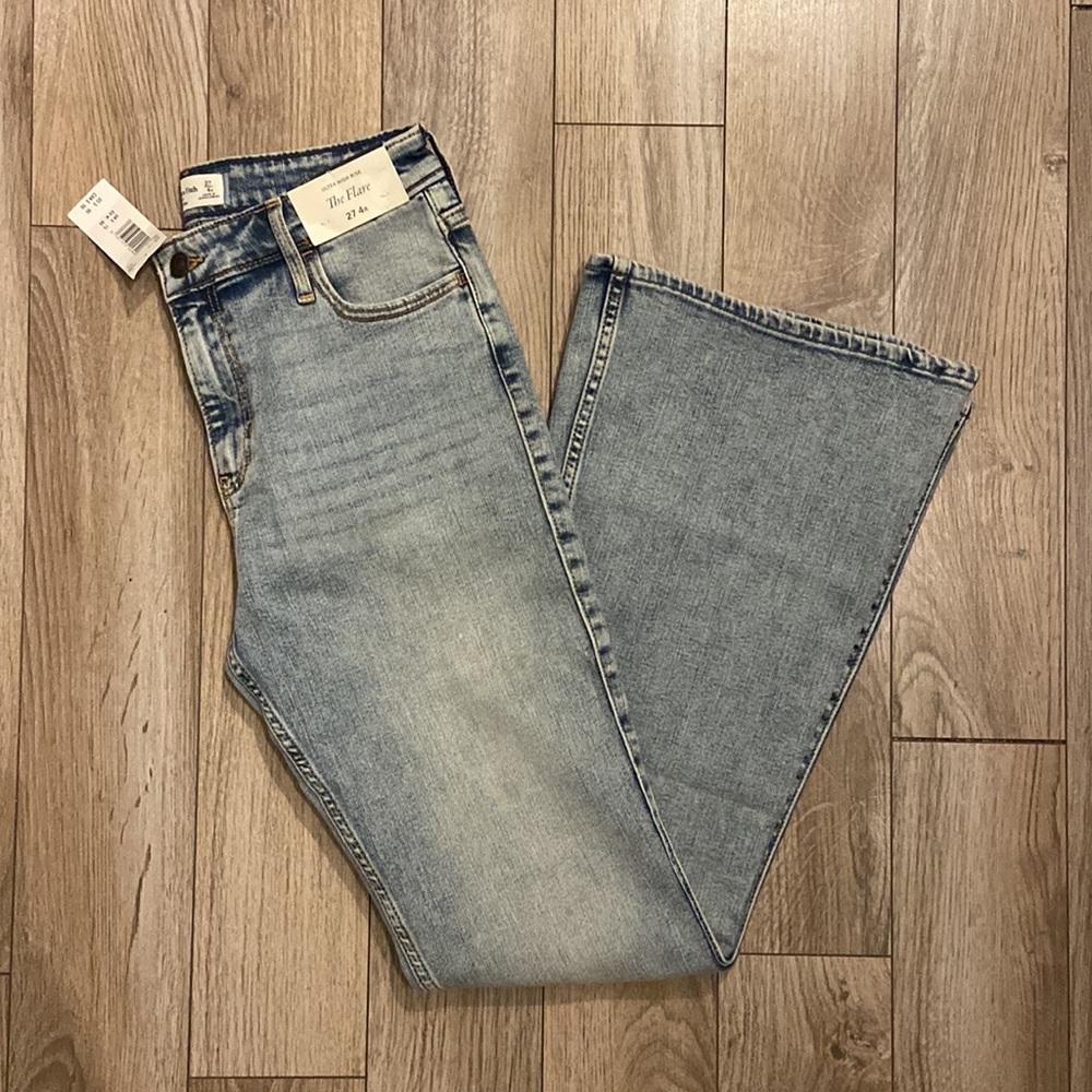 Abercrombie & Fitch Ultra High Rise The Flare
